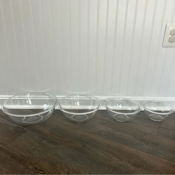 Vintage Pyrex Clear Glass Nesting Mixing Bowls Complete Set - Picture 2 of 9